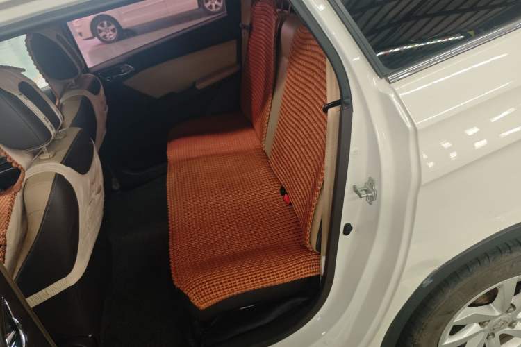 Used Baojun 310W 2017 1.5L Manual Fashion Model China V Left Rear Seat