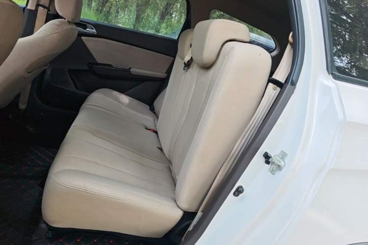 Used Baojun 310W 2017 1.5L Manual Comfort Version China V Left Rear Seat