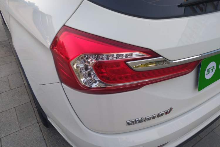 Used Baojun 310W 2017 1.5L Manual Fashion Edition China VI Left Rear Taillight