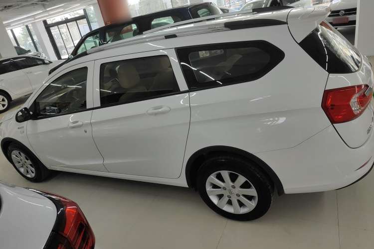 Used Baojun 310W 2017 1.5L Manual Comfort Version China VI Emission Standard Left Side