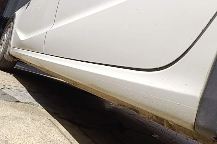 Used Baojun 310W 2017 1.5L Manual Fashion Model China V Left Side Sill
