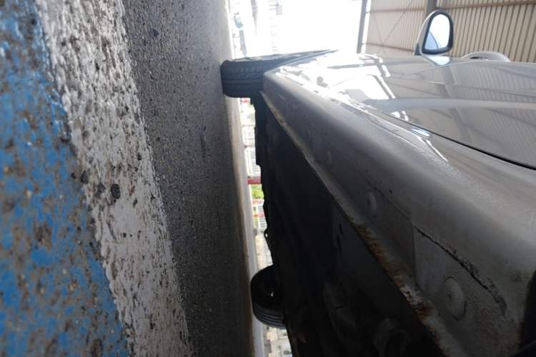 Used Baojun 310W 2017 1.5L Manual Comfort Version China VI Emission Standard Left Side Sill