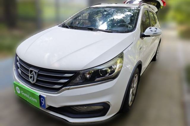 Baojun 310W 2017 1.5L Manual Luxury Edition China V d’occasion
