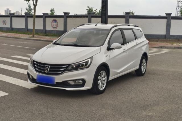Used Baojun 310W 2017 1.5L Manual Fashion Model China V