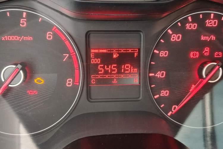 Used Baojun 310W 2017 1.2L Manual Value Edition China V Odometer Close Up