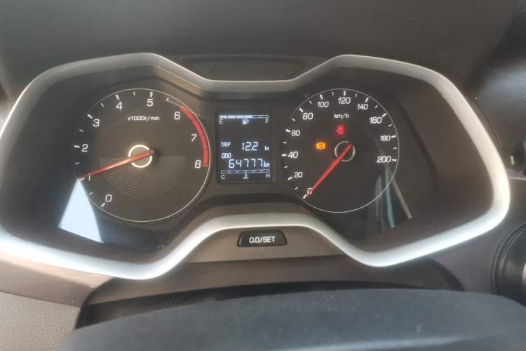 Used Baojun 310W 2017 1.5L Manual Comfort Version China VI Emission Standard Odometer Close Up