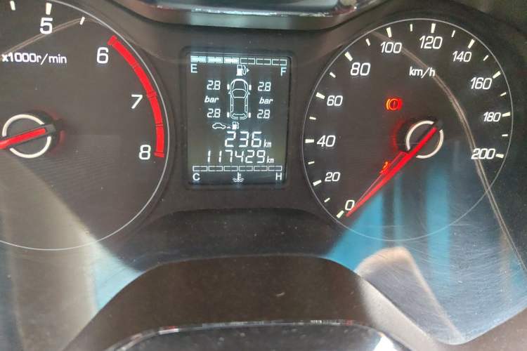 Used Baojun 310W 2017 1.5L Manual Fashion Model China V Odometer Close Up