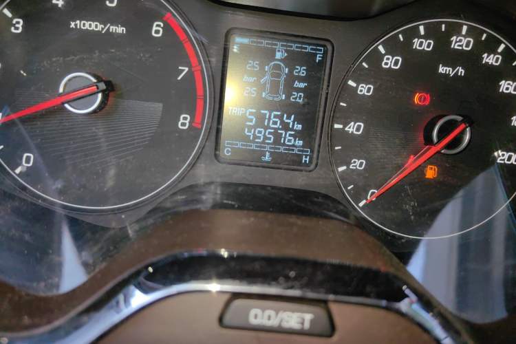 Used Baojun 310W 2017 1.5L Manual Fashion Model China V Odometer Close Up