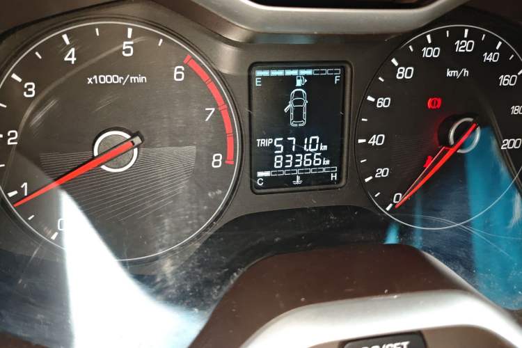 Used Baojun 310W 2017 1.5L Manual Comfort Version China VI Emission Standard Odometer Close Up