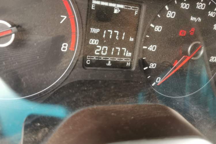 Used Baojun 310W 2017 1.5L Manual Comfort Version China V Odometer Close Up