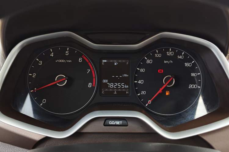 Used Baojun 310W 2017 1.5L Manual Comfort Version China V Odometer Close Up