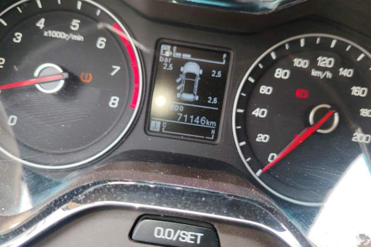 Used Baojun 310W 2017 1.5L Manual Luxury Edition China V Odometer Close Up