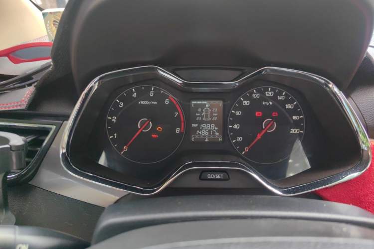 Used Baojun 310W 2017 1.5L Manual Fashion Model China V Odometer Close Up