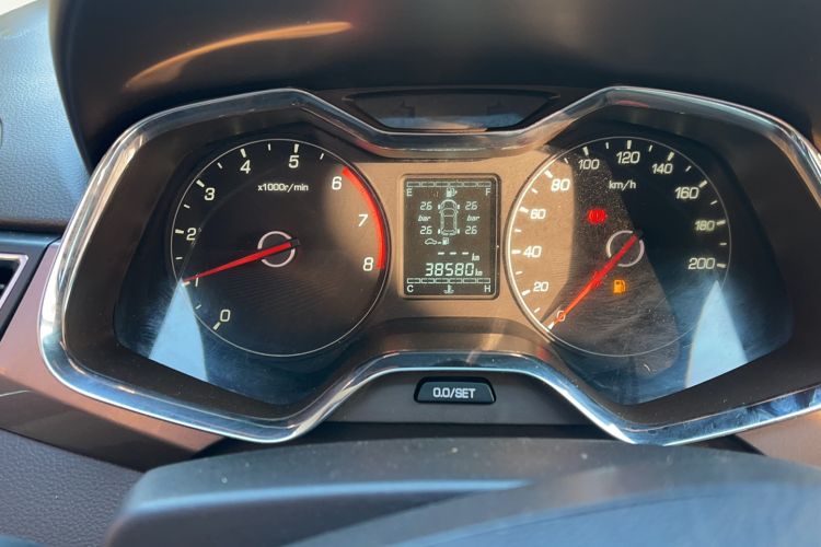 Used Baojun 310W 2017 1.5L Manual Fashion Model China V Odometer Close Up