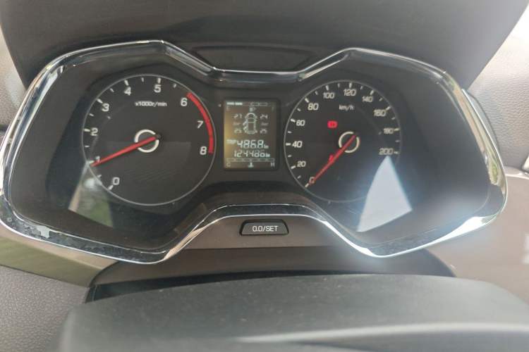 Used Baojun 310W 2017 1.5L Manual Fashion Model China V Odometer Close Up