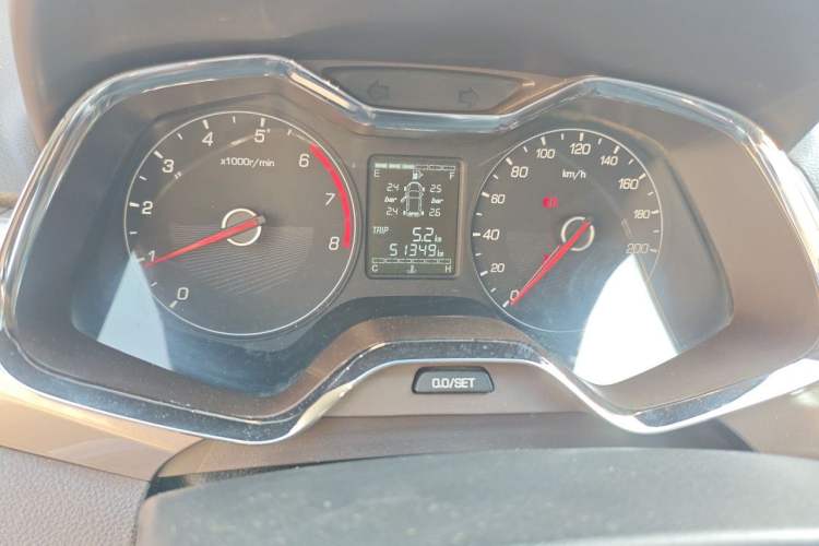 Used Baojun 310W 2017 1.5L Manual Fashion Model China V Odometer Close Up