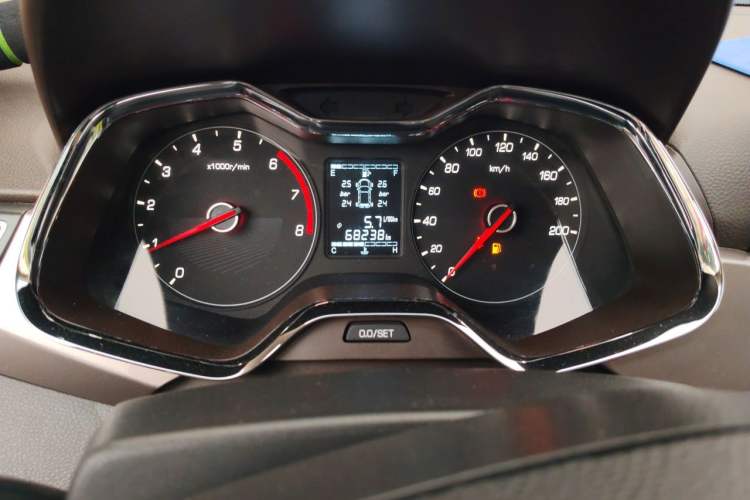 Used Baojun 310W 2017 1.5L Manual Fashion Model China V Odometer Close Up