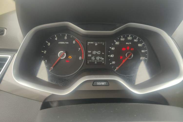Used Baojun 310W 2017 1.5L Manual Comfort Version China V Odometer Close Up