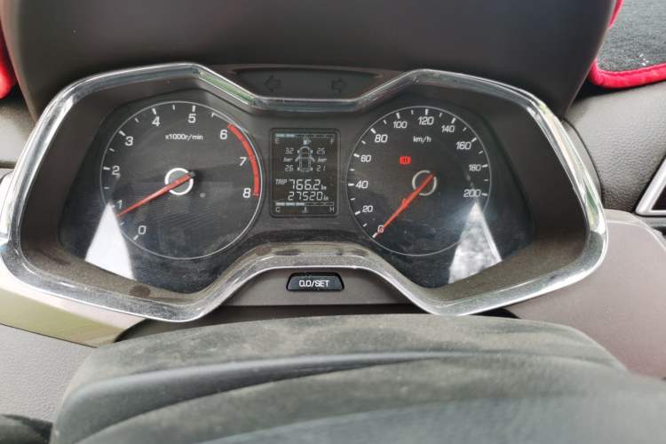Used Baojun 310W 2017 1.5L Manual Fashion Model China V Odometer Close Up