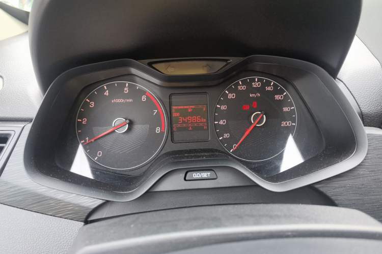 Used Baojun 310W 2017 1.2L Manual Value Edition China V Odometer Close Up
