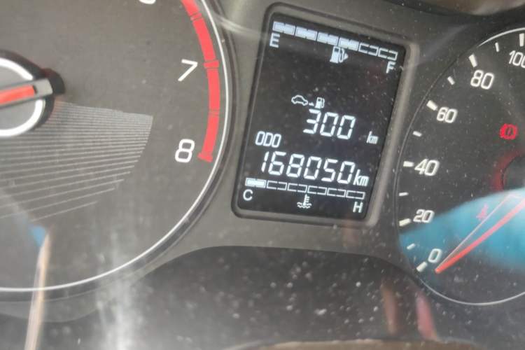 Used Baojun 310W 2017 1.5L Manual Comfort Version China V Odometer Close Up