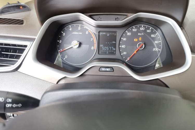 Used Baojun 310W 2017 1.5L Manual Comfort Version China VI Emission Standard Odometer Close Up