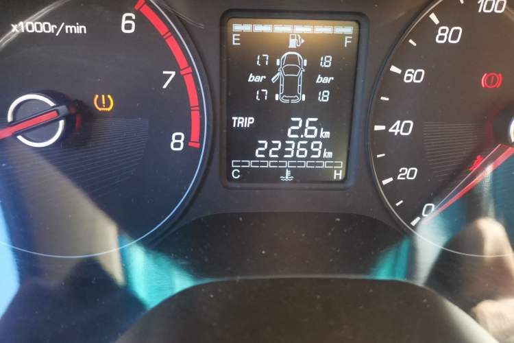 Used Baojun 310W 2017 1.5L Manual Fashion Edition China VI Odometer Close Up