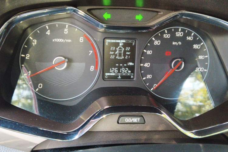 Used Baojun 310W 2017 1.5L Manual Fashion Model China V Odometer Close Up