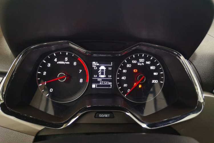 Used Baojun 310W 2017 1.5L Manual Luxury Edition China V Odometer Close Up