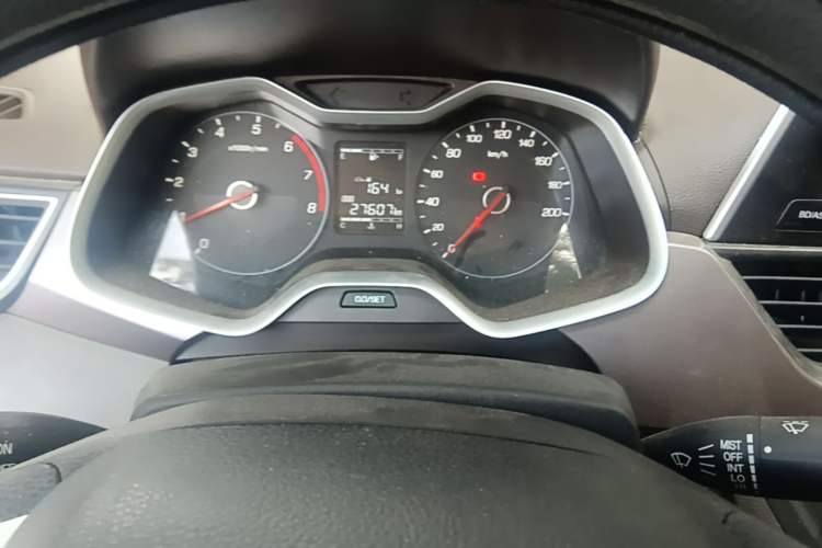 Used Baojun 310W 2017 1.5L Manual Comfort Version China V Odometer Close Up