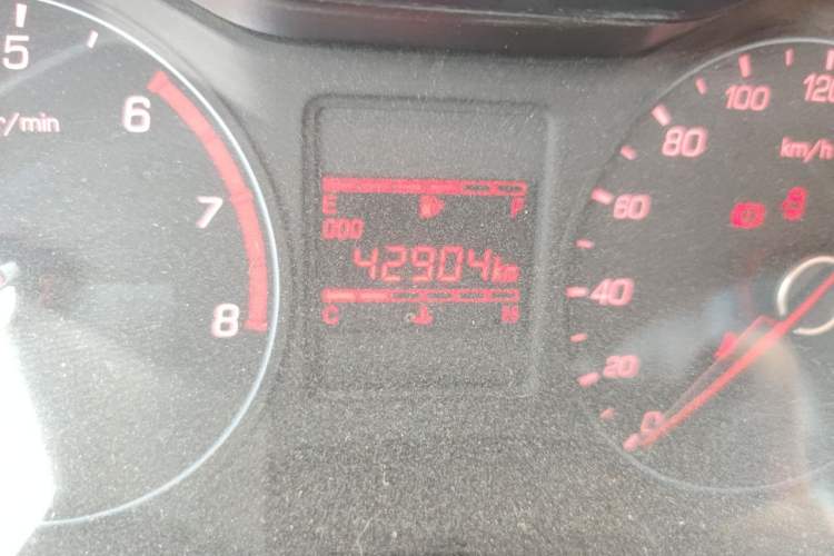 Used Baojun 310W 2017 1.2L Manual Value Edition China V Odometer Close Up