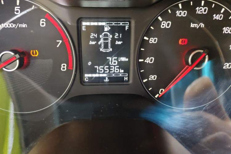 Used Baojun 310W 2017 1.5L Manual Luxury Edition China V Odometer Close Up