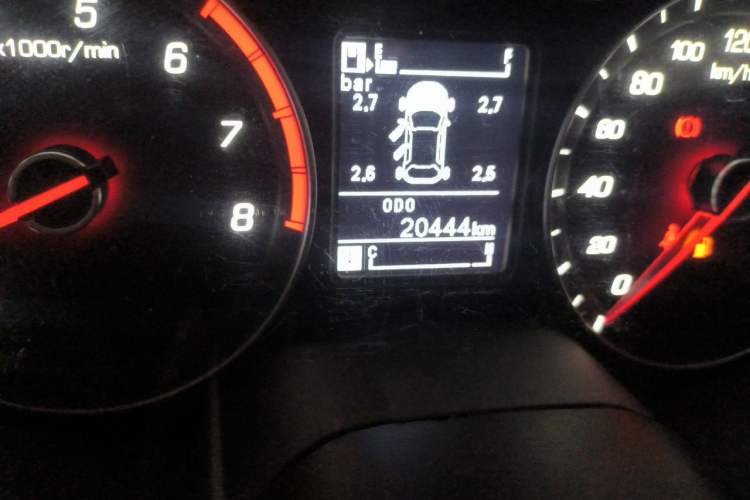 Used Baojun 310W 2017 1.5L Manual Luxury Edition China V Odometer Close Up