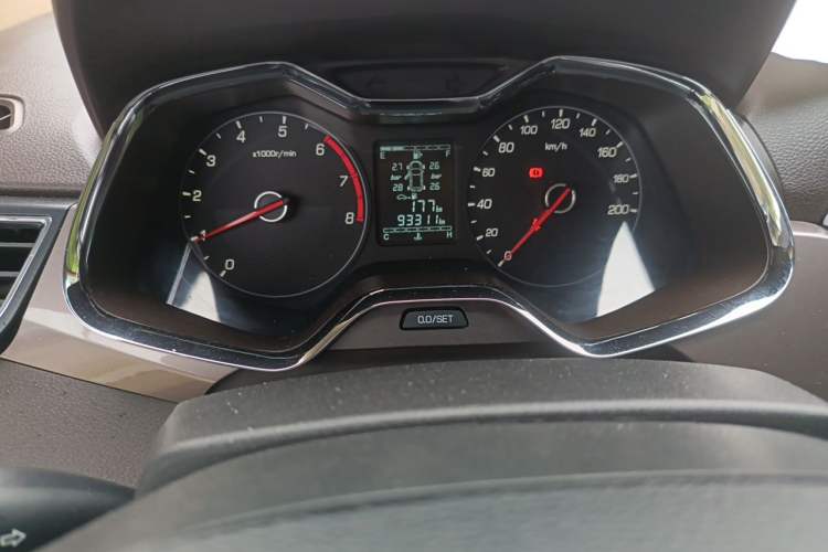 Used Baojun 310W 2017 1.5L Manual Fashion Model China V Odometer Close Up
