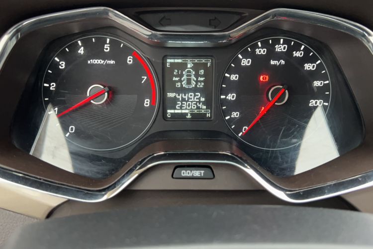 Used Baojun 310W 2017 1.5L Manual Fashion Model China V Odometer Close Up