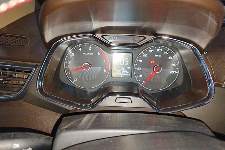 Used Baojun 310W 2017 1.5L Manual Fashion Model China V Odometer Close Up