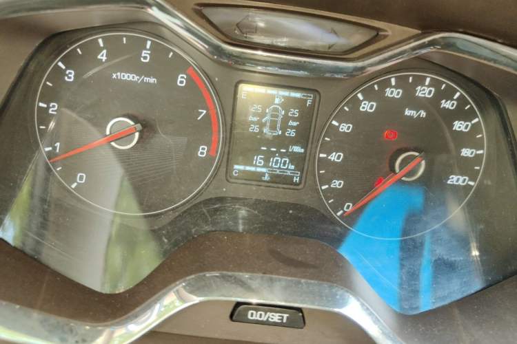 Used Baojun 310W 2017 1.5L Manual Fashion Edition China VI Odometer Close Up