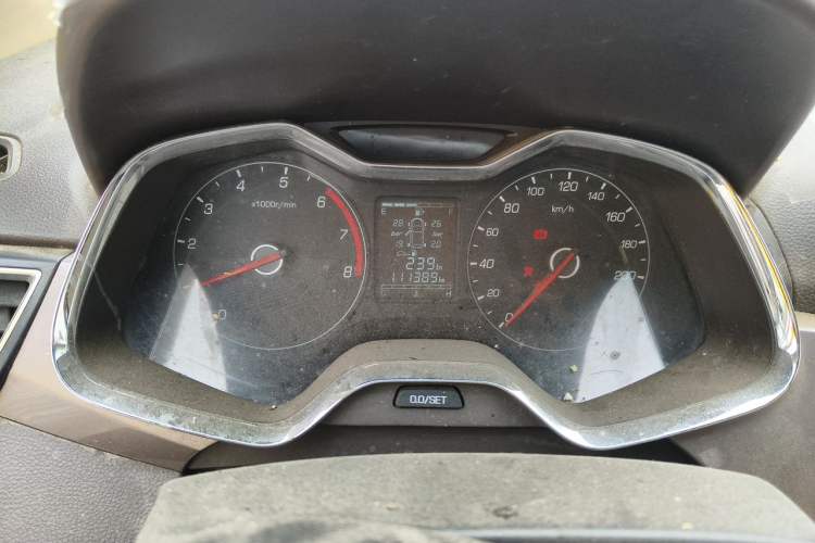 Used Baojun 310W 2017 1.5L Manual Fashion Model China V Odometer Close Up