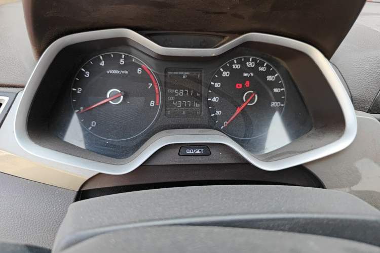 Used Baojun 310W 2017 1.5L Manual Comfort Version China VI Emission Standard Odometer Close Up