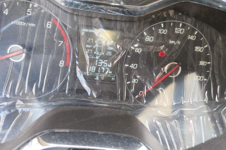 Used Baojun 310W 2017 1.5L Manual Fashion Model China V Odometer Close Up