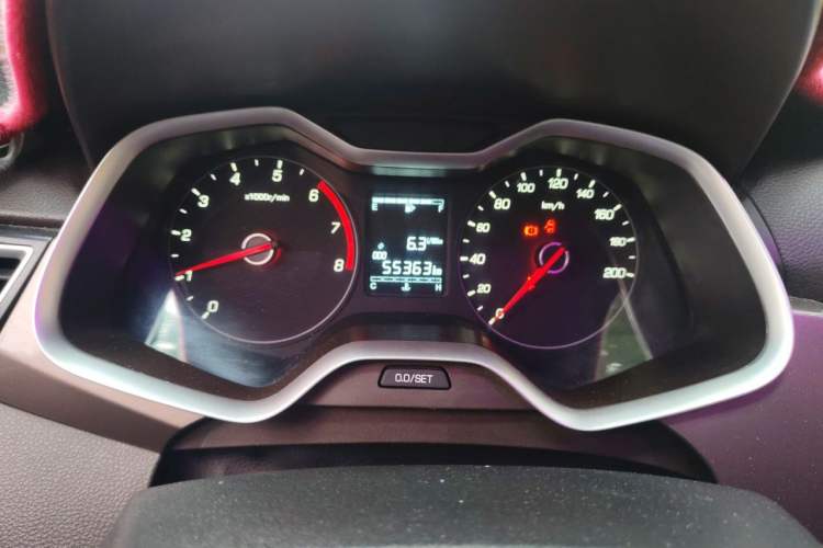 Used Baojun 310W 2017 1.5L Manual Comfort Version China V Odometer Close Up