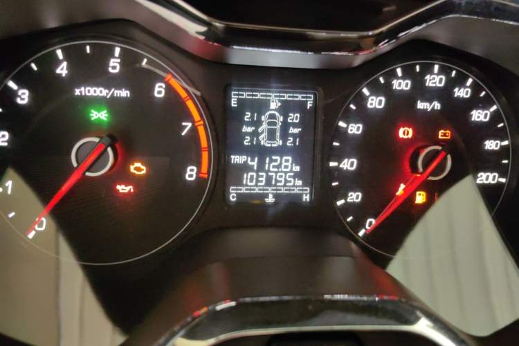 Used Baojun 310W 2017 1.5L Manual Fashion Model China V Odometer Close Up