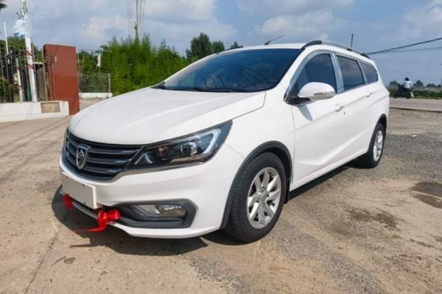 Used Baojun 310W 2017 1.5L Manual Fashion Model China V