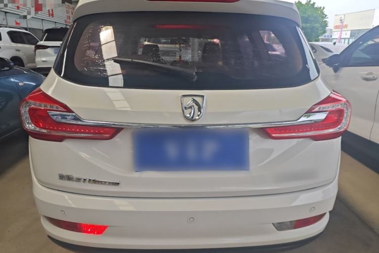 Used Baojun 310W 2017 1.5L Manual Fashion Model China V Rear