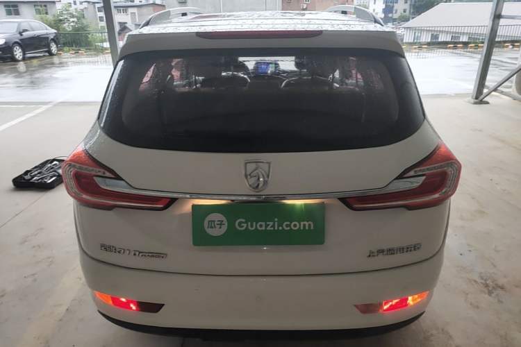 Used Baojun 310W 2017 1.5L Manual Fashion Model China V Rear