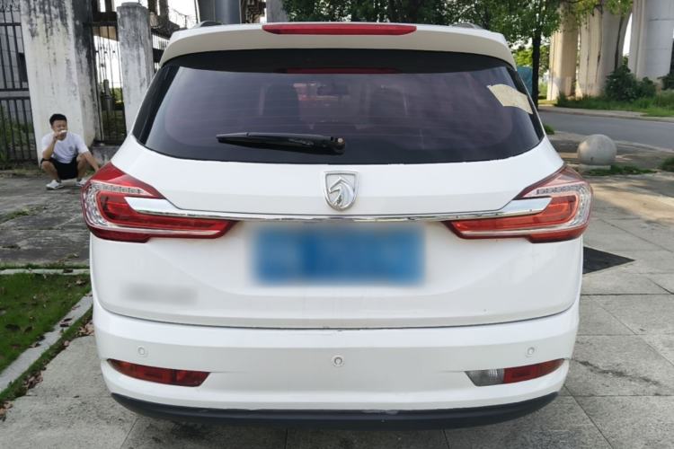 Used Baojun 310W 2017 1.5L Manual Fashion Model China V Rear
