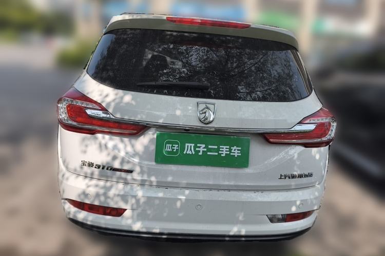 Used Baojun 310W 2017 1.5L Manual Fashion Model China V Rear