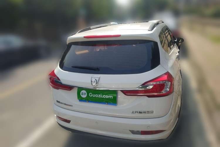 Used Baojun 310W 2017 1.5L Manual Fashion Model China V Rear