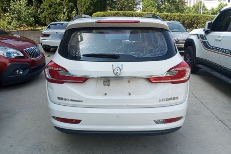 Used Baojun 310W 2017 1.5L Manual Fashion Model China V Rear