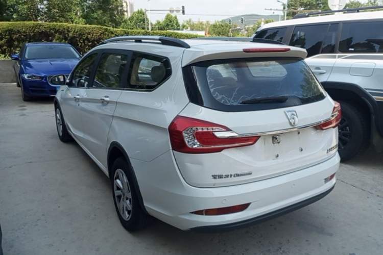 Used Baojun 310W 2017 1.5L Manual Fashion Model China V Rear Left 45 Deg